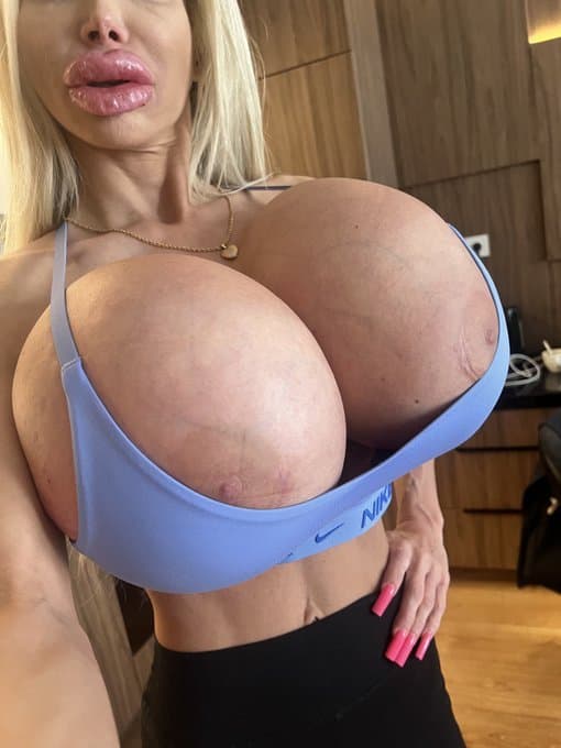 Click to view full size BIG TIT? BIMBO MILF.(Baj Angelika)PT. 3...