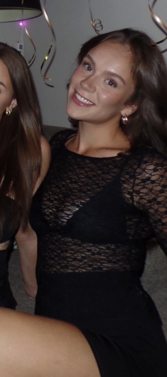 Sophomore Blonde Stunner with a gorgeous facecard