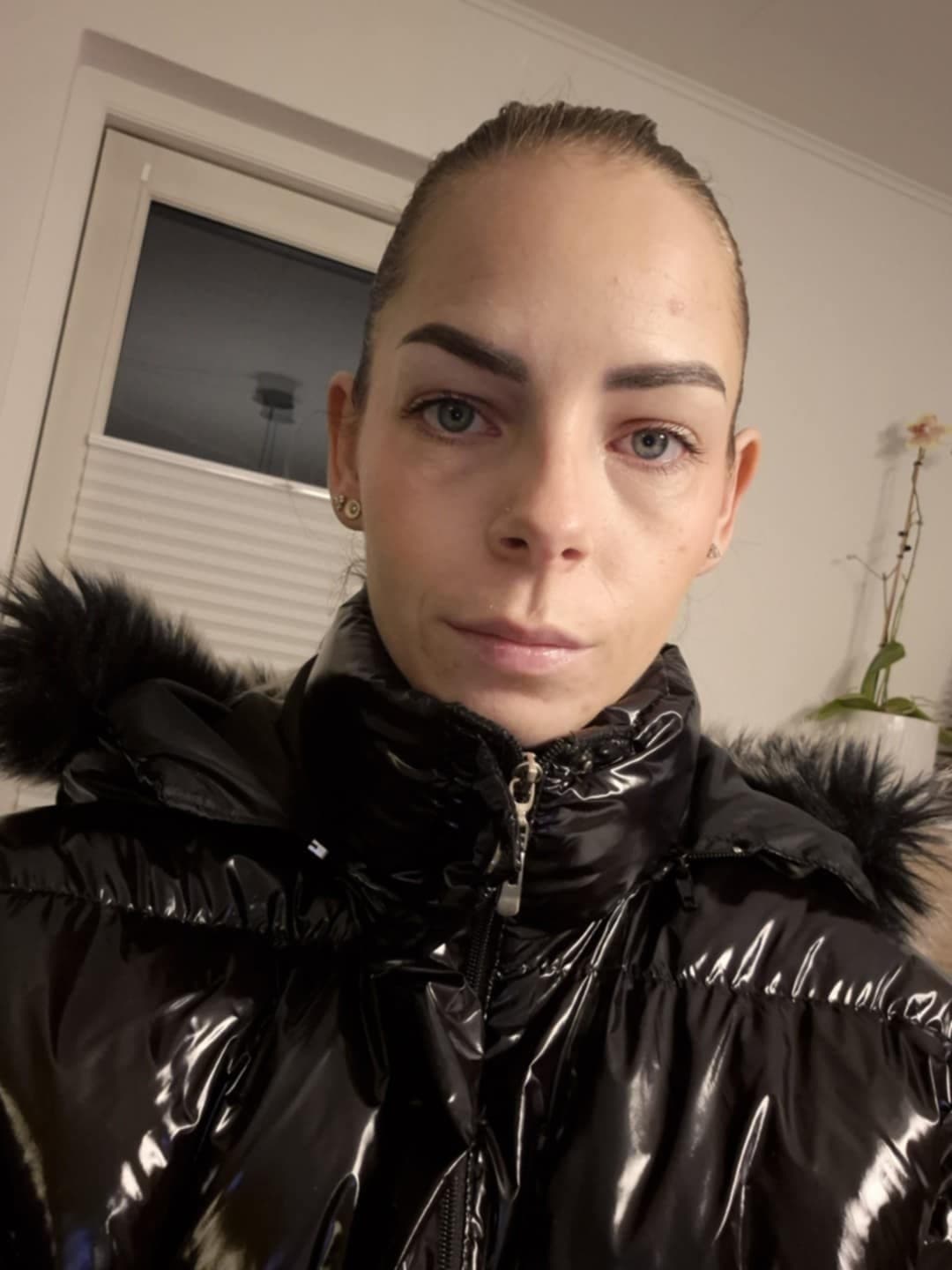GF in vinyl puffer