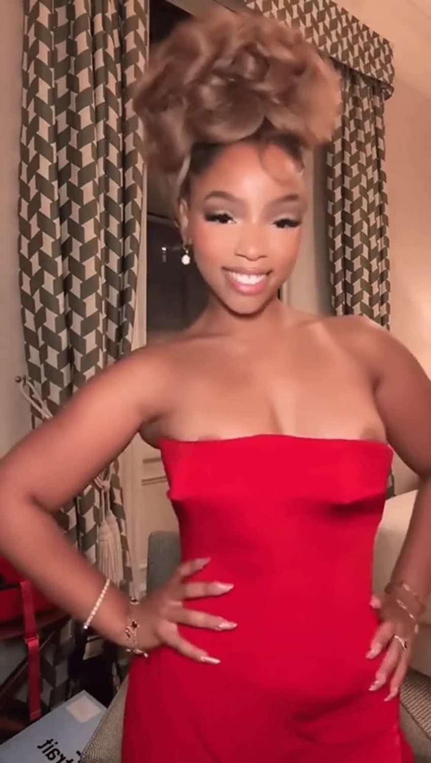 CELEBRITIES Nipple Slip IG Live (Cardi B, Halle Bailey, Megan Thee Stallion...)