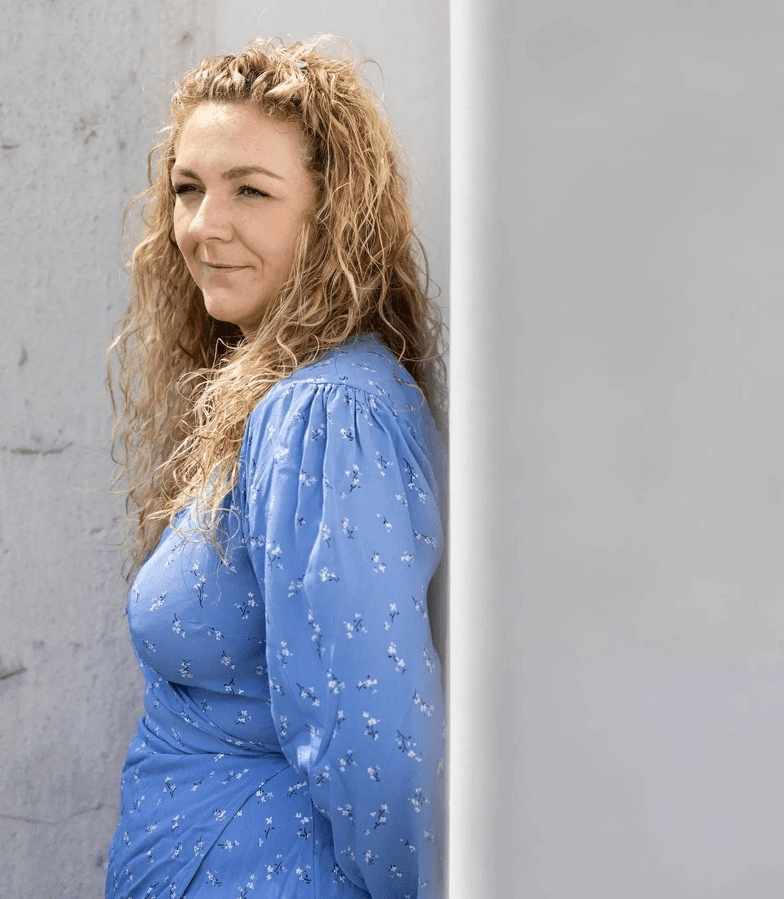 Danish Amateur (005): Nude Danish journalist and radio host Louise Fischer