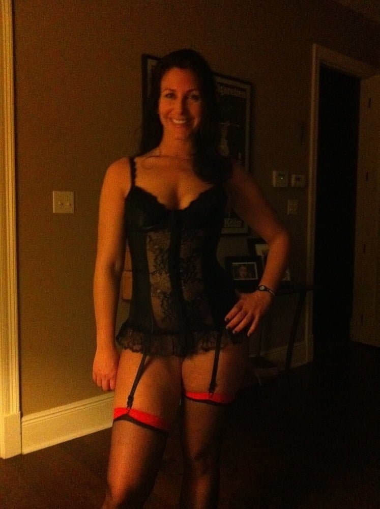 Regina R - Baton Rouge SEXY Realtor - BBW and proud of it. Pease comment