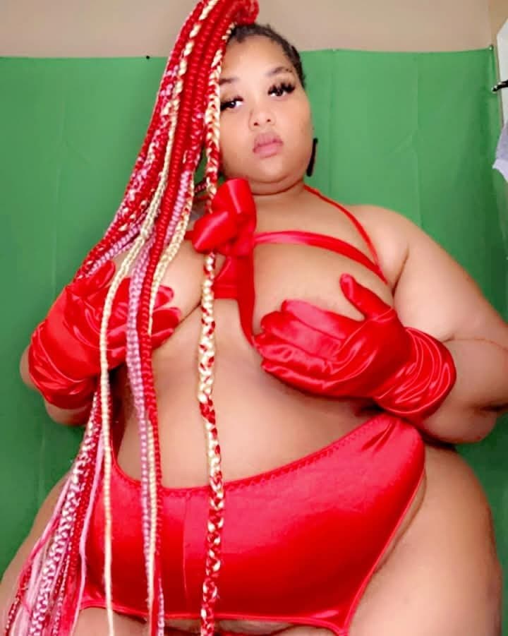 HUGE SSBBW SEXY ASS BOOTY