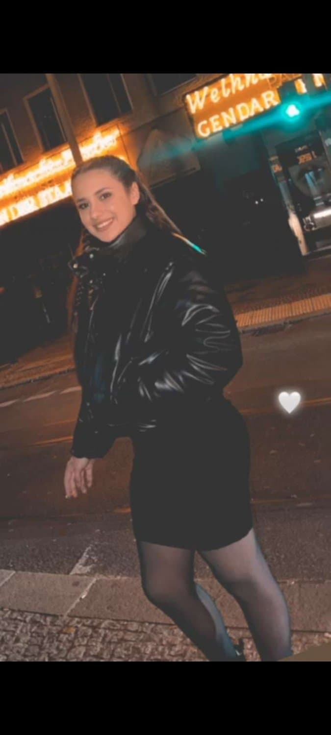 Exposing spanish sisters: Cati and Alyson. Bi sisters that love to have threesomes and be r*ped.