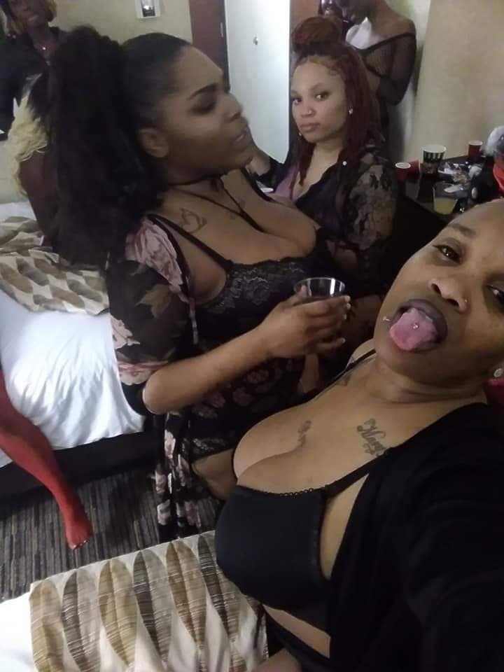Freaky Bi Bbw Auntie (She need to start a only fans) I would not pull out 19