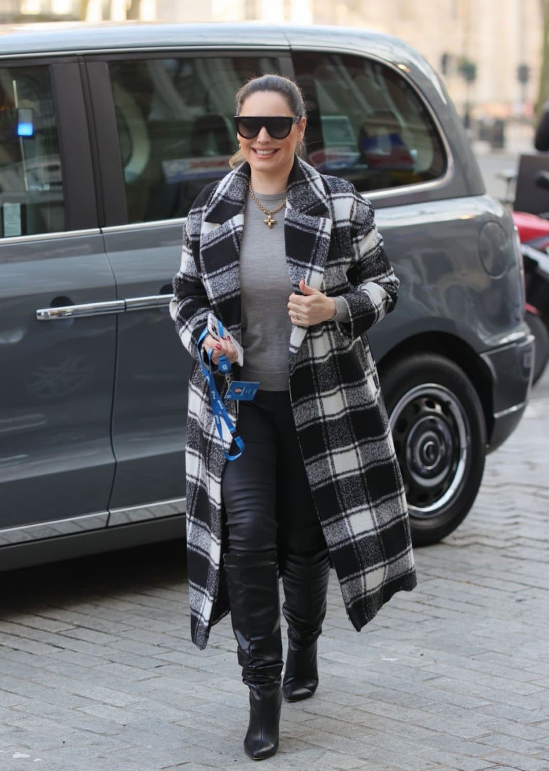 Kelly Brook - Black Knee High Leather Boots