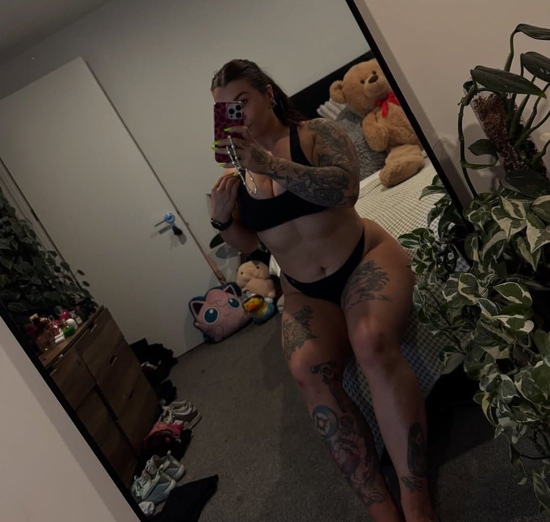 Fit slut from New Zealand