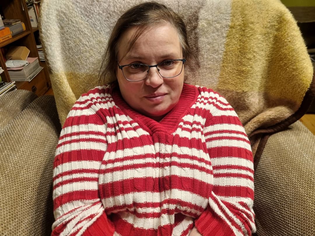 Slutty Wife shows and plays with her big bobs