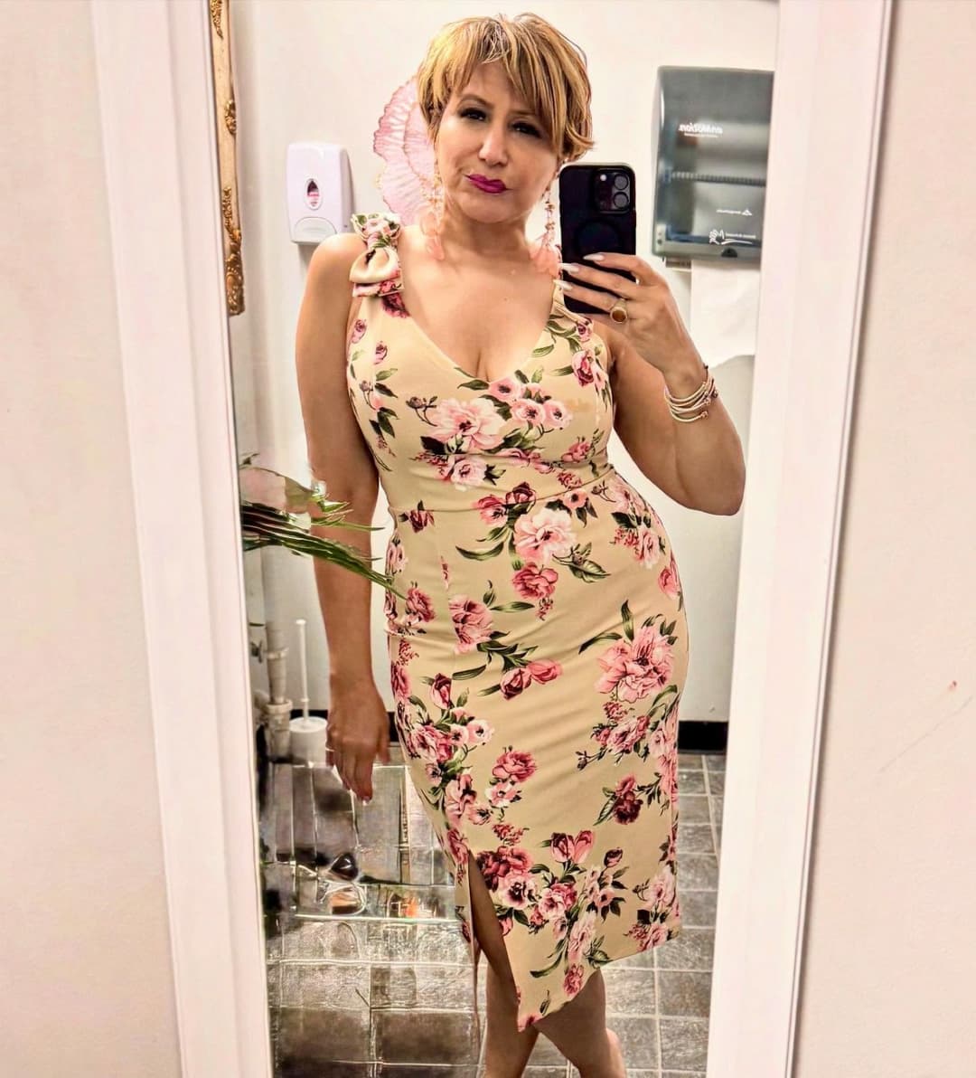 Thick Gilf flight attendant 3