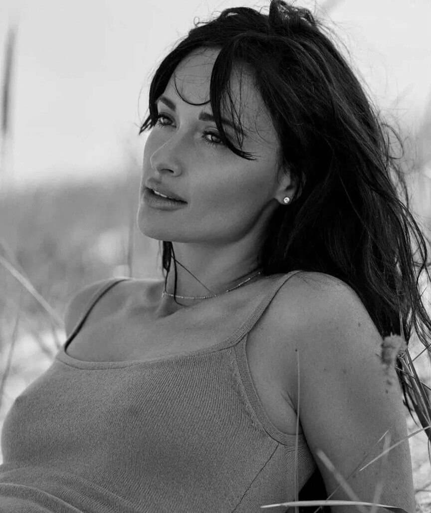 Kacey Musgraves Big Luscious Breast & Hot Beautiful Ass & Banging Body makes me Leak so much ??