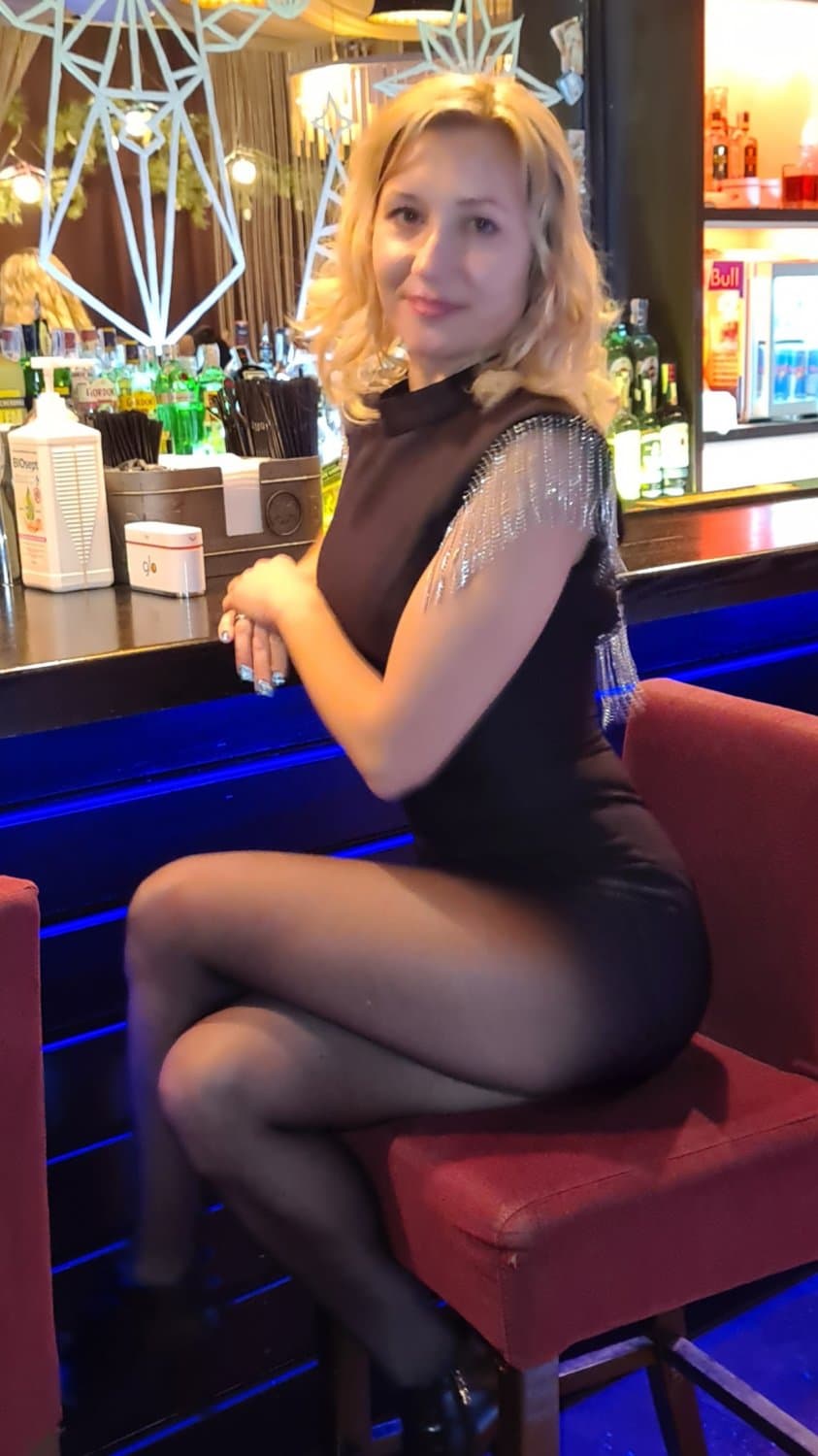 Take a slut for a dinner and she’s guaranteed to get naked