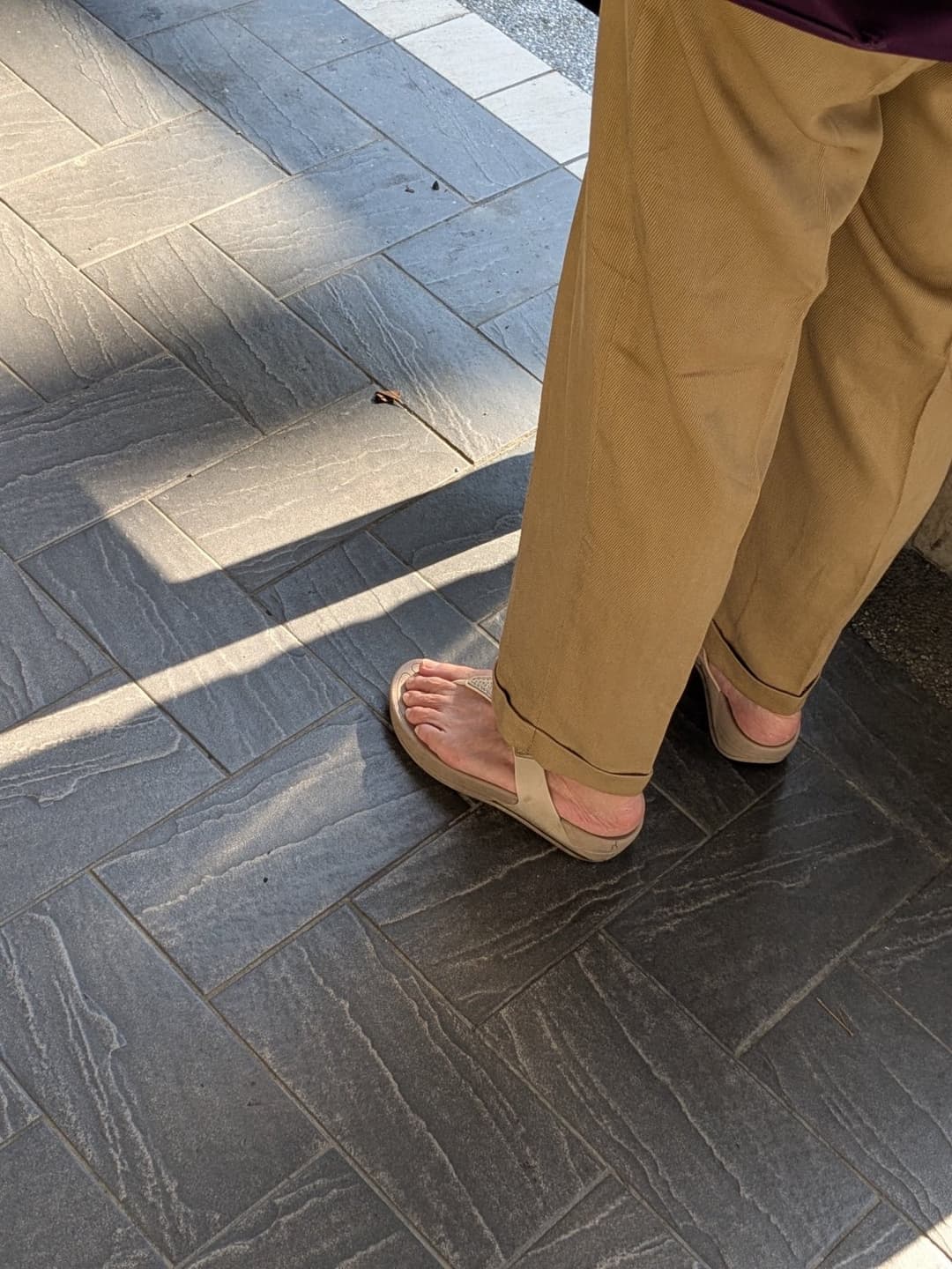 Asian shoes / feet & cum 3