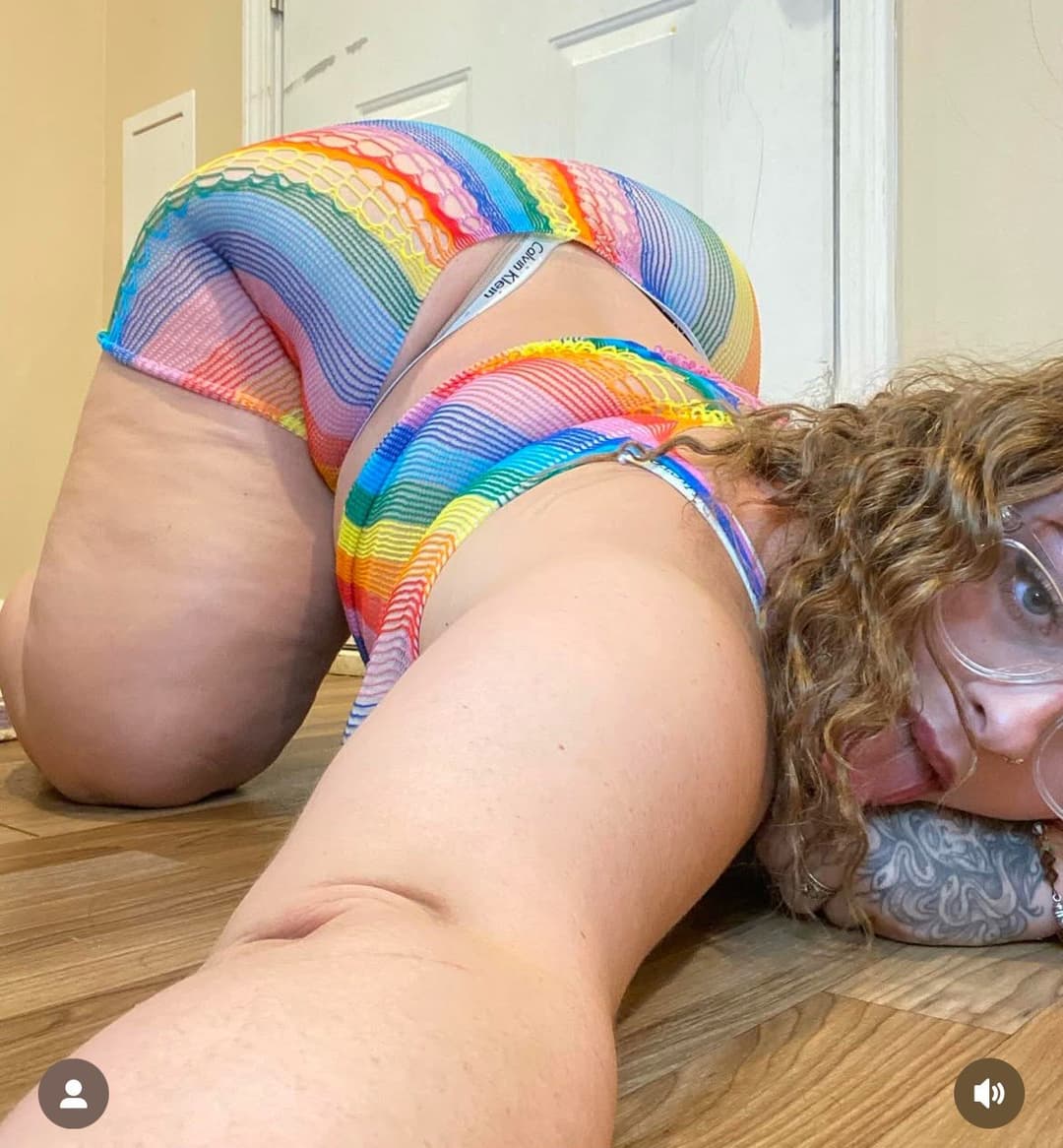 Gotta love a thick ass white girl