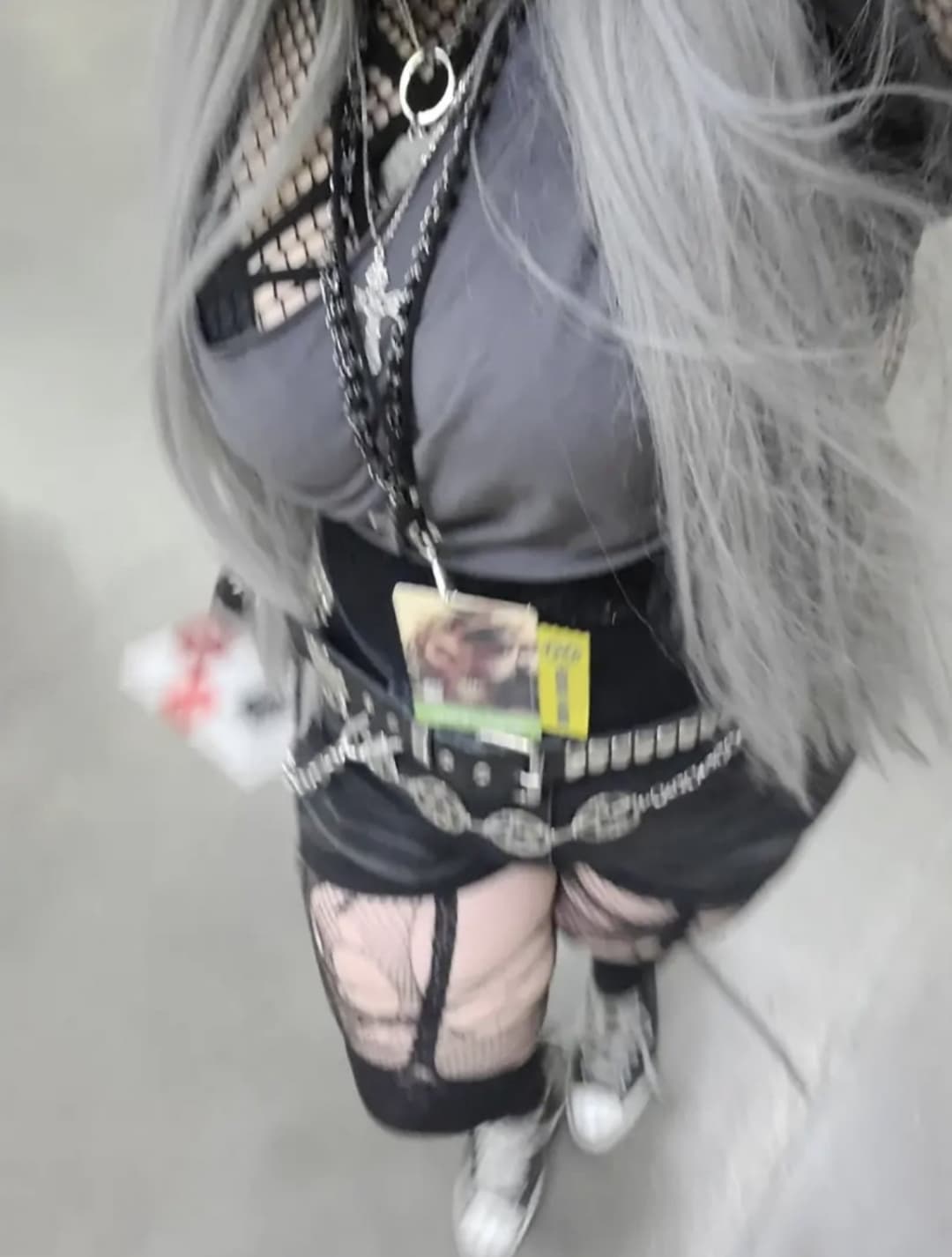 thick goth tiktok teen sells me some ass after having a breakup