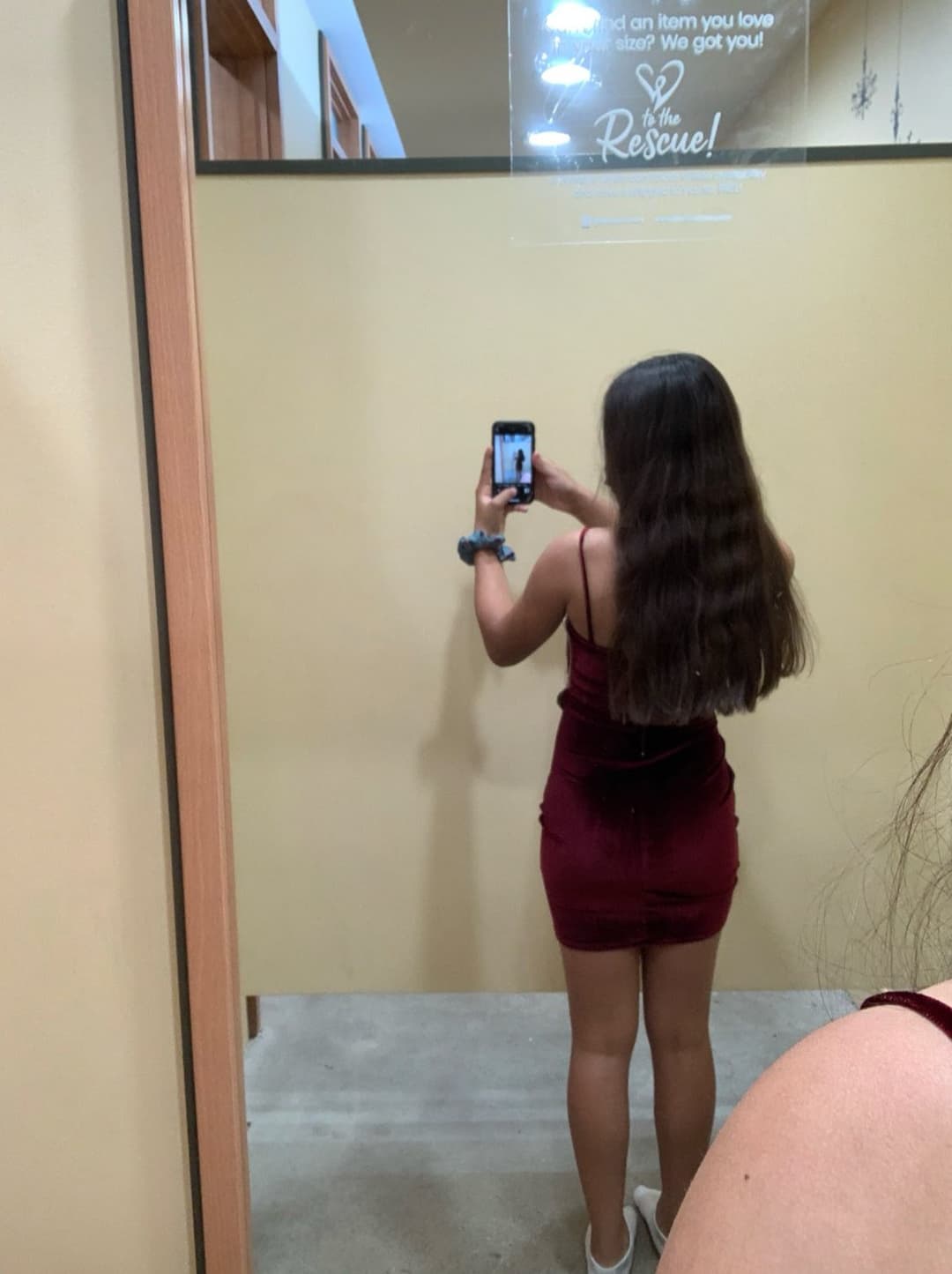 Samara in sexy dress