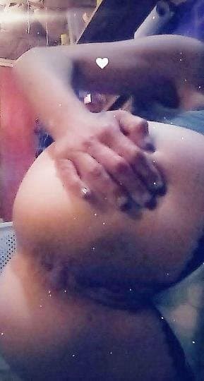 Mature mom left her phone unlocked .