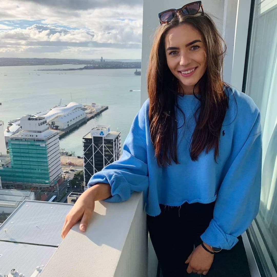 Click to view full size Mount and Fuck Hot Teen Hannah Daly Until You Cum Inside Her