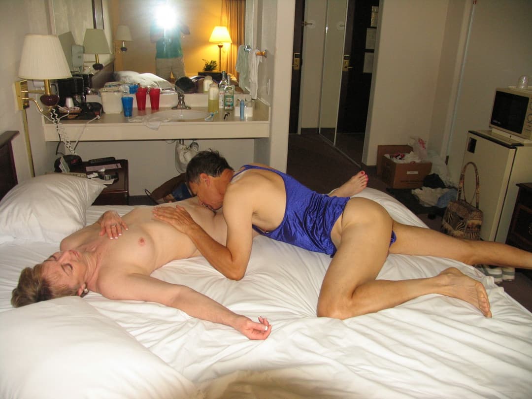 Sally dating friend in hotel