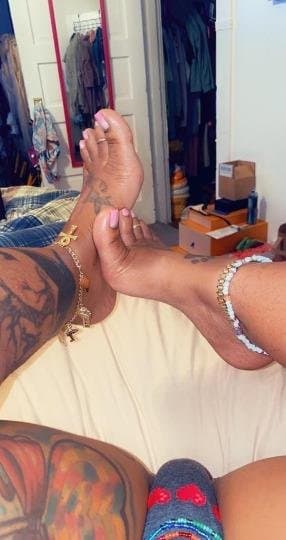 Mature ebony cougar pussy imprint panties milf mom pretty toes and feet tatted up FOUND IN HER PHONE