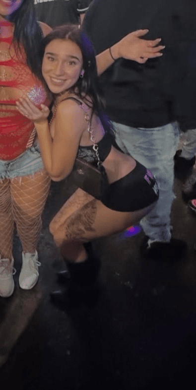 Dm too get gross for these thots lmk your fave on kik (g72896)