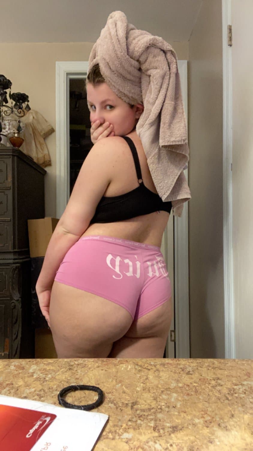 Click to view full size Fat Ass Pawg Slut Has no Idea she’s a famous Webslut on top of erome. make her famous!