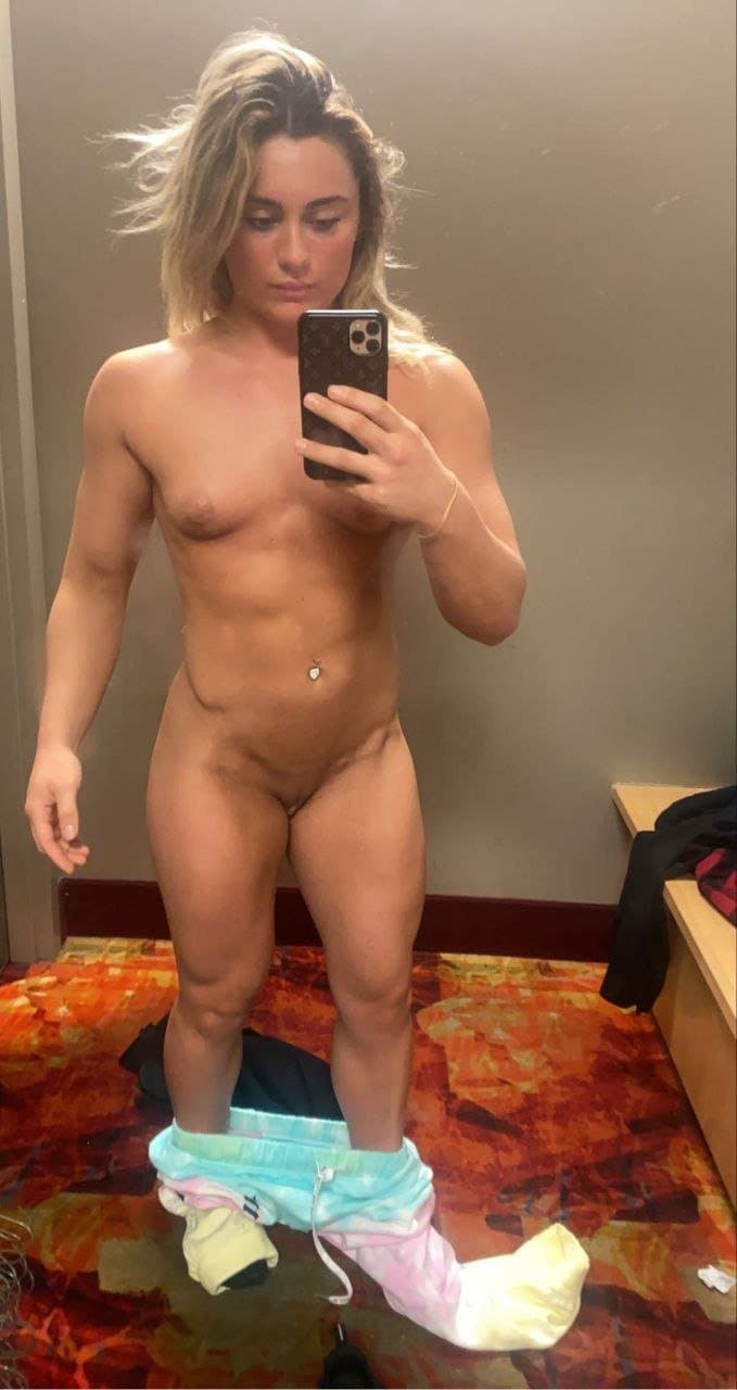 Tiffany stratton wwe/jessica myoniko ??(vero nome di Tiffany stratton