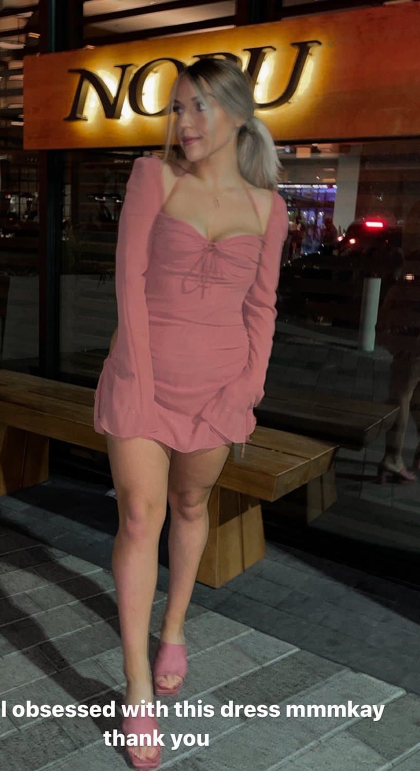 Click to view full size Slutty irl pawg had a perfect face for multiple cocks to ejaculate all over itn
