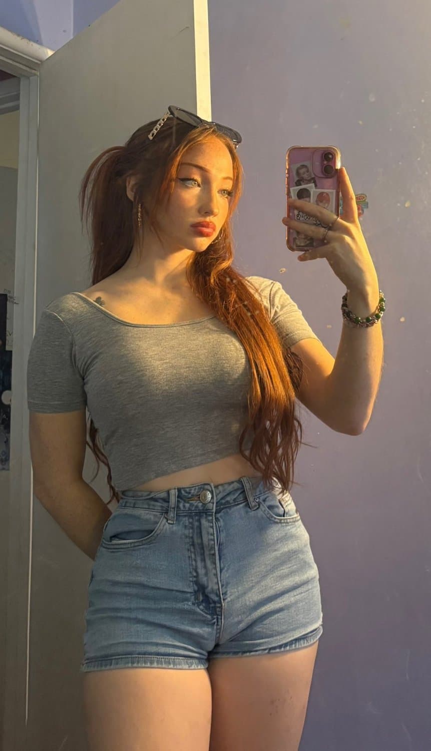 Click to view full size freckled white bitch loves showing her tits