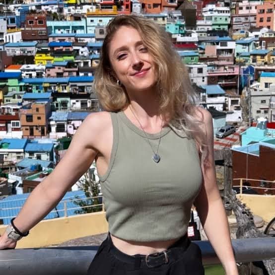 Andygm PORNO. Maestra de Alemán e influencer. Videos DEEPFAKE porno. Historias IG hot