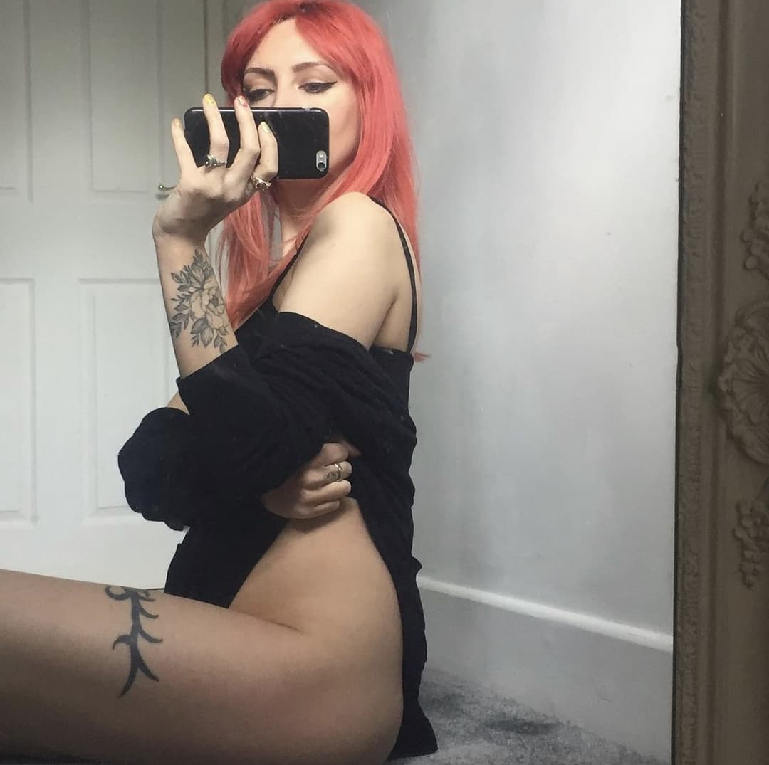 I think my crush Ellen knows how to attract fans