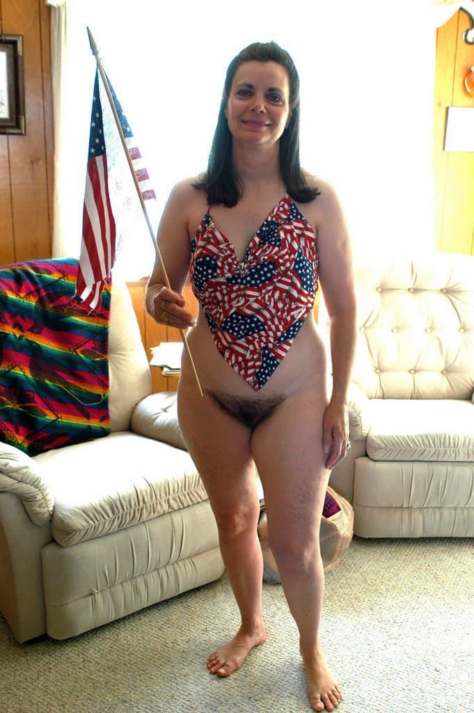 Barb shows us her hairy old cunt