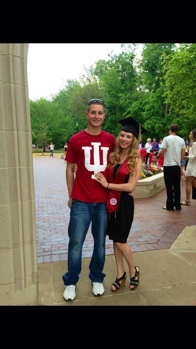 Small tits girl showing boobs at GGW