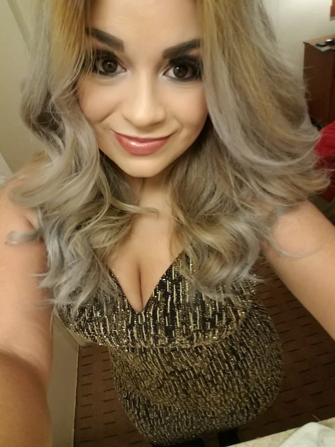 Sexy Milf Rocio From Fresno CA cheats on her Husband and sends sexy pics to Sancho