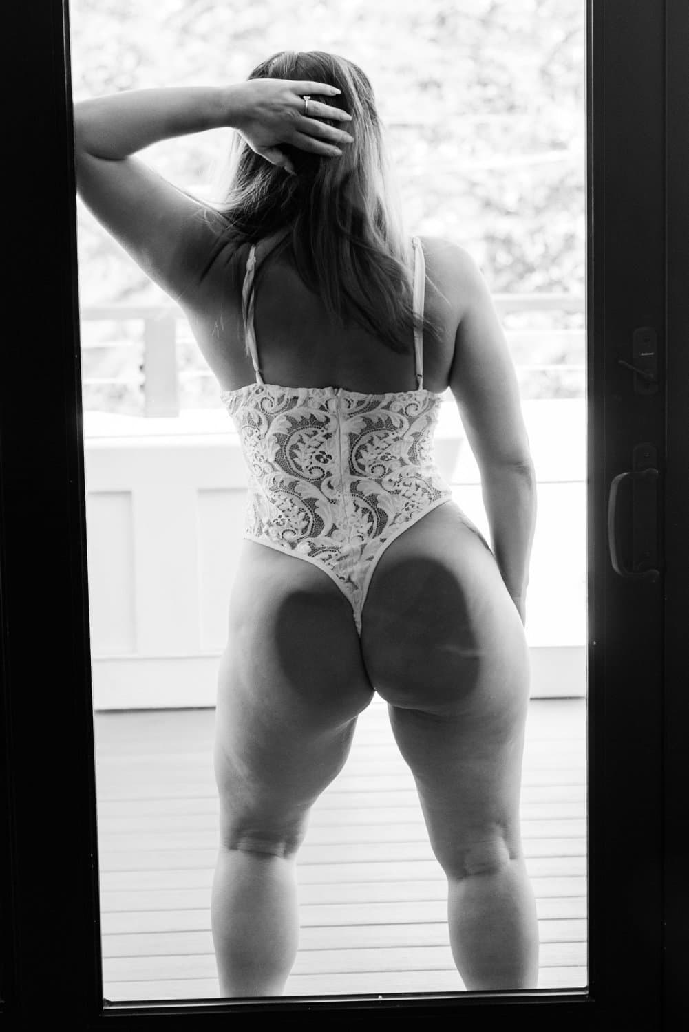 Epic Boudoir ⁄⁄ 9 College Besties Put on Lingerie for Bride to Be to Share w⁄ Hubby