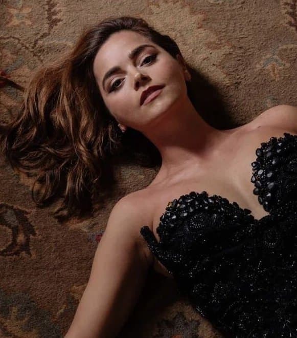 More Jenna Coleman. Urge me to cum all over her.