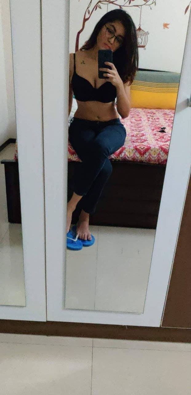 Beautiful Cute Slim Perfect Figure Desi Shy Girlfriend Teasing & Showing What She Can Do