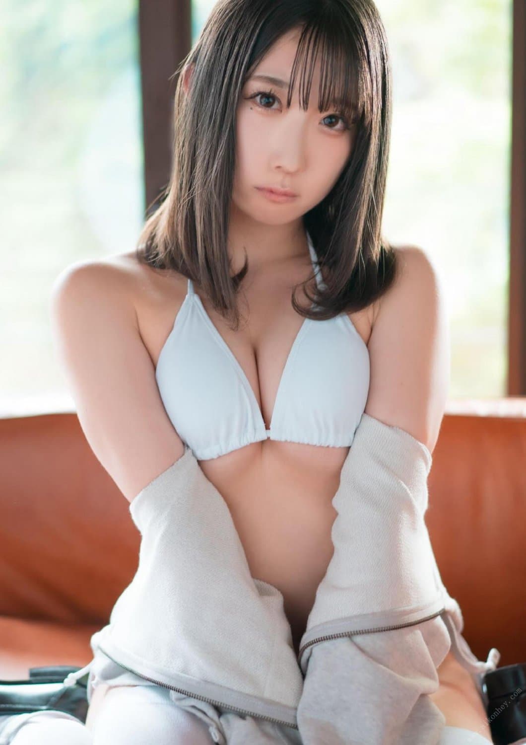 Momo Taiga 大河もも, グラビア写真集 「恋。」 Set.02 –