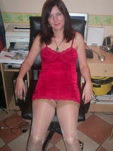 Click to view full size Amateur mature wives in pantyhose and stockings