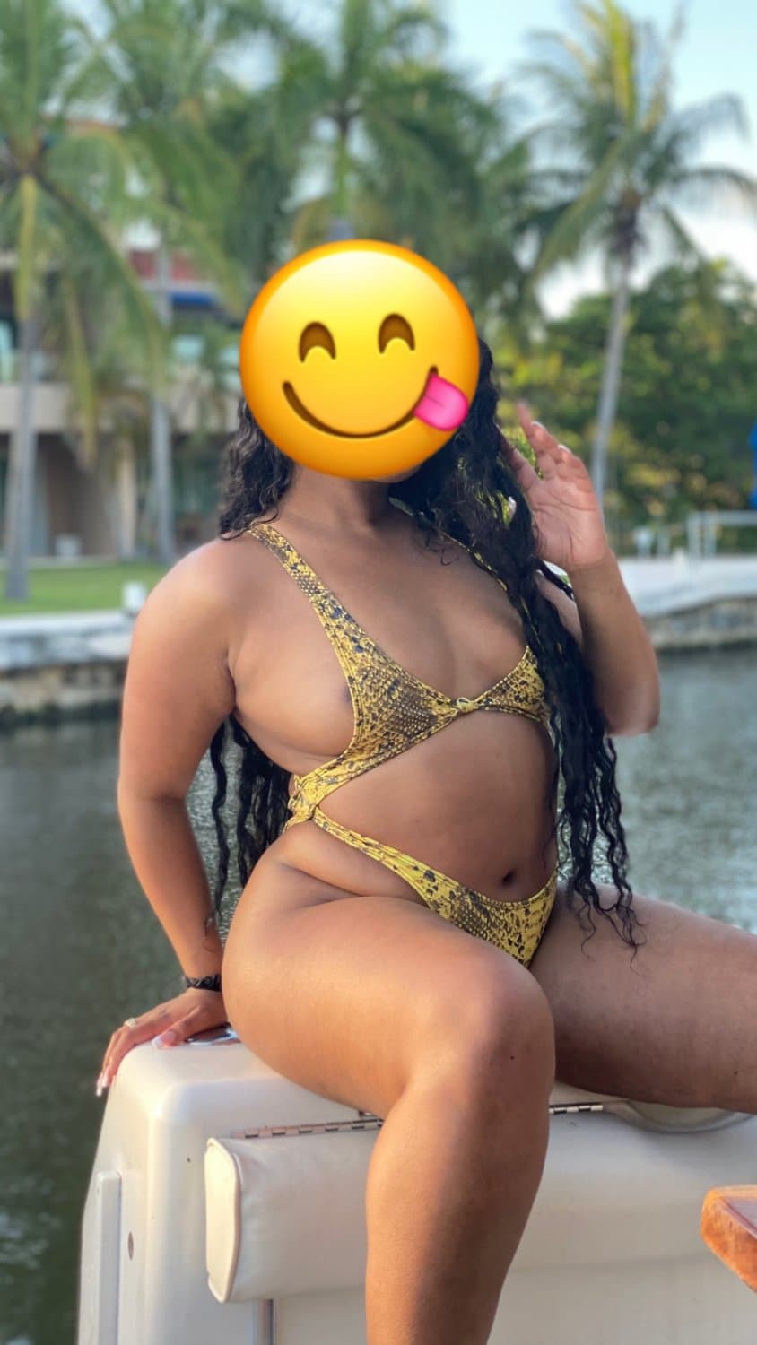 Sloppy Toppy From a Top Tier Ebony Baddie … deep throat & no gag ?