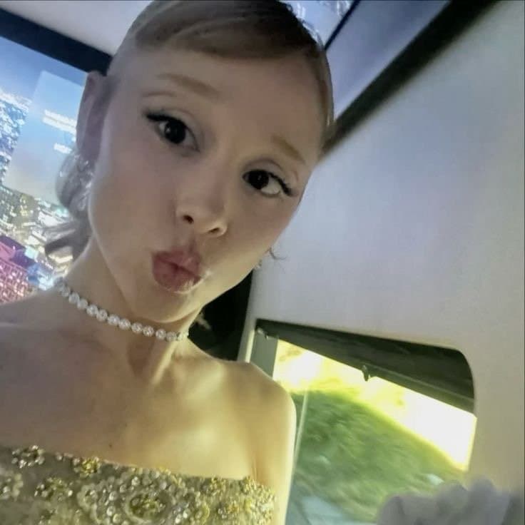 Ariana Grande 2025 face porn ?