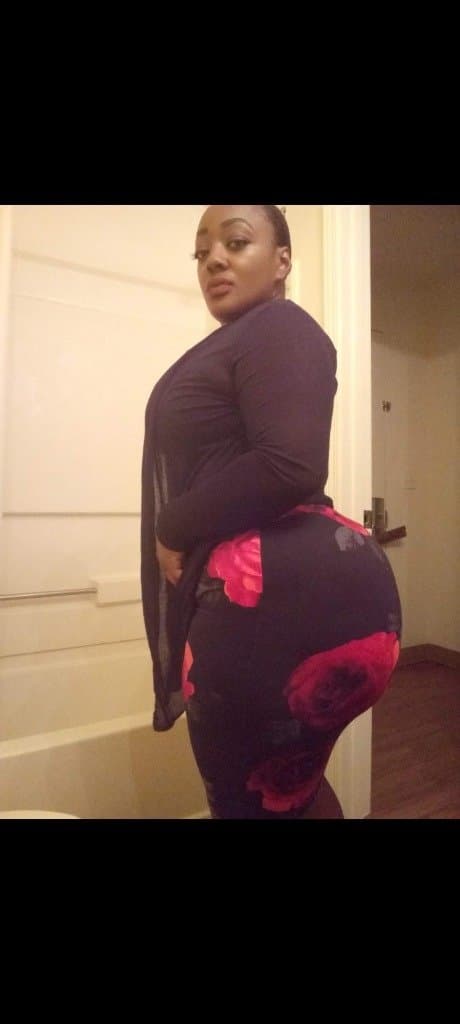 THICK BiG BOOTY MATURE EBONY MOM. MILF COUGARS phone leaked real camera roll