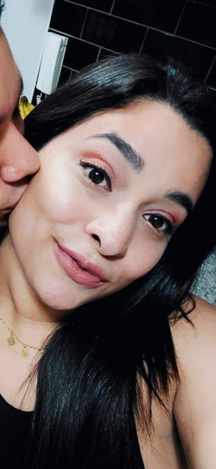 La perra de Marises merece una cogida de garganta hasta venirse dentro por puta???