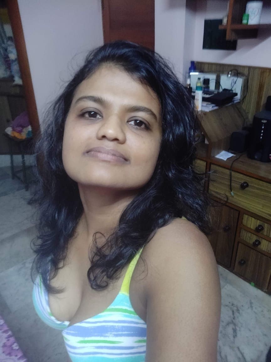 Famous Indian Webslut Likes to Show Off