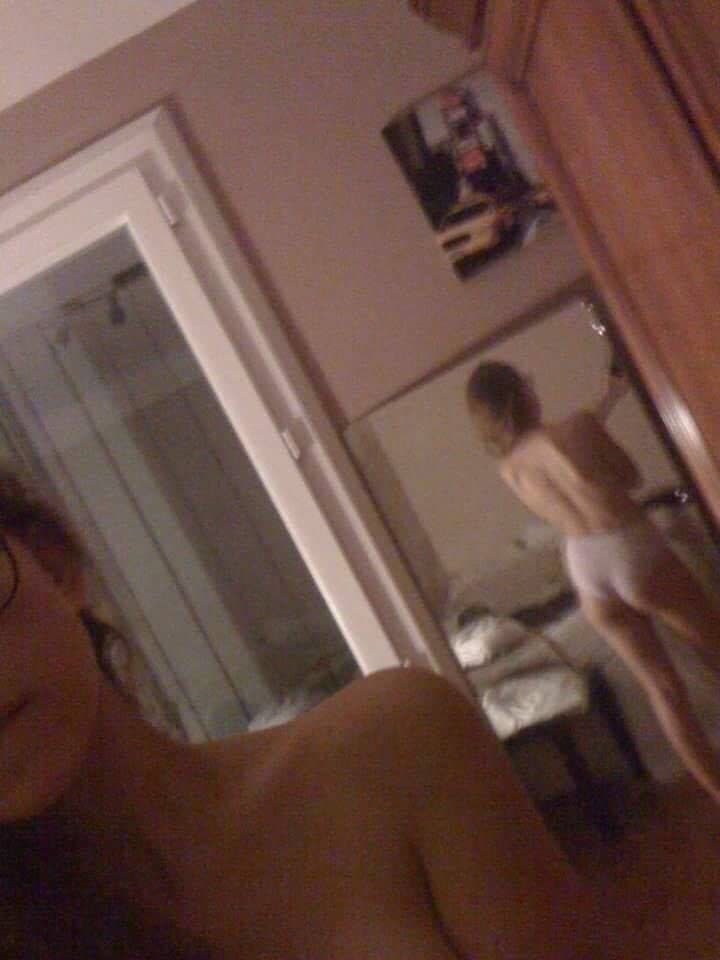 Alexandra t. La chienne française en chaleur