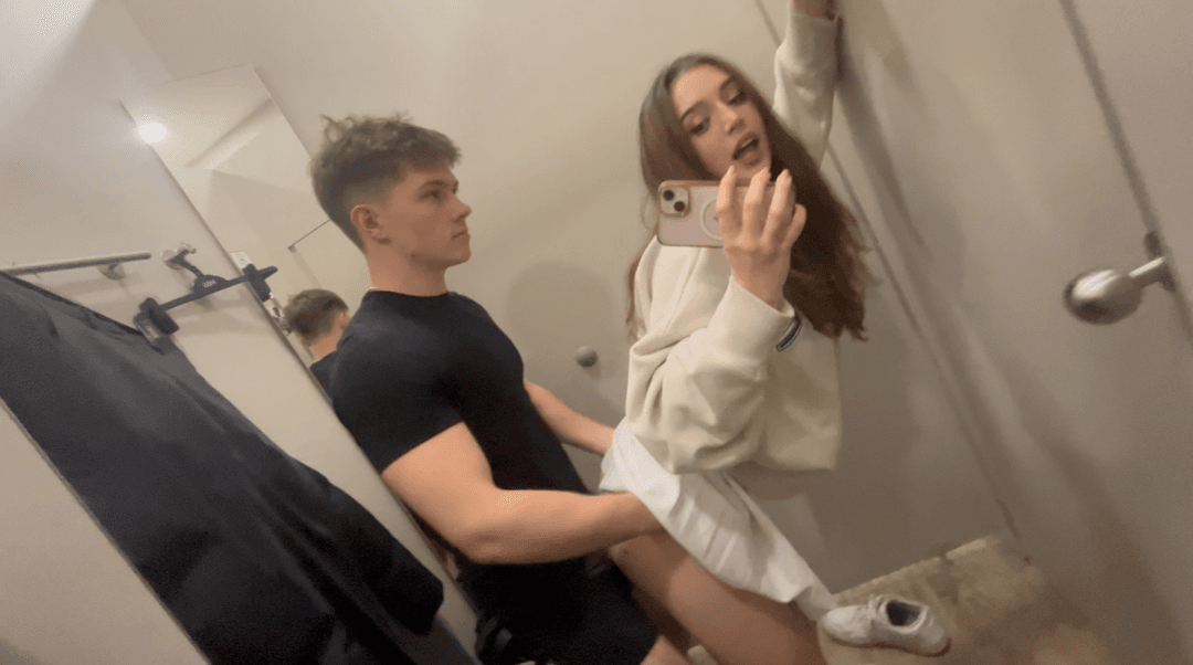 Doggystyle fucking in a public changing room