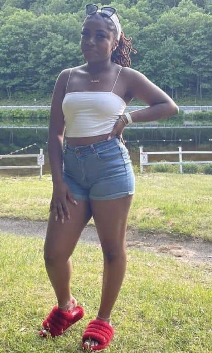 Black fuckmeat Jessiah spreads herself in public