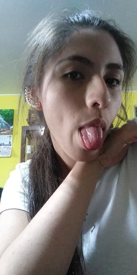 Rica flaquita exhibida por cornudo ??