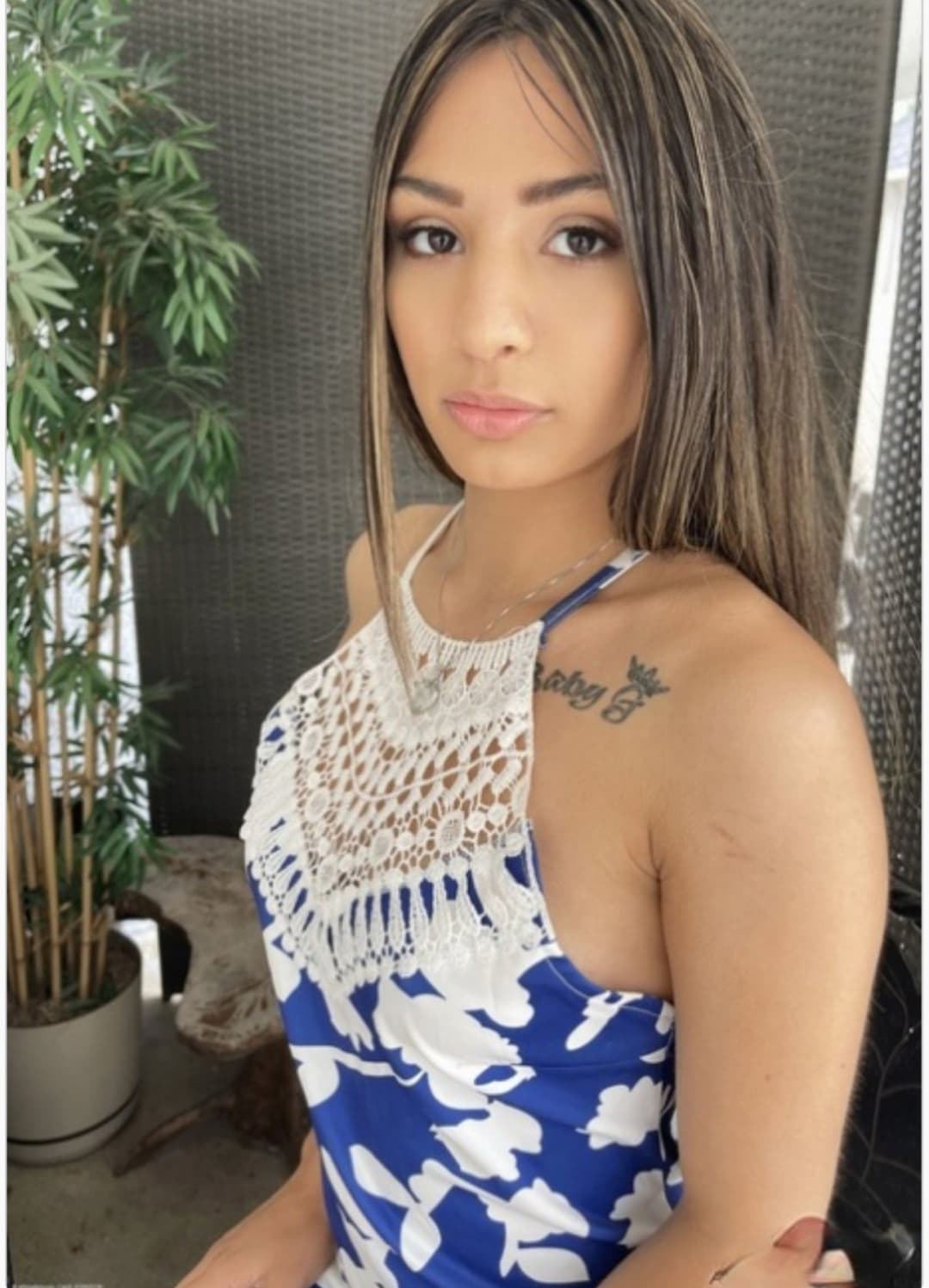 Pretty brunette babe Nina Nieves shows her shaved puffy pussy up close