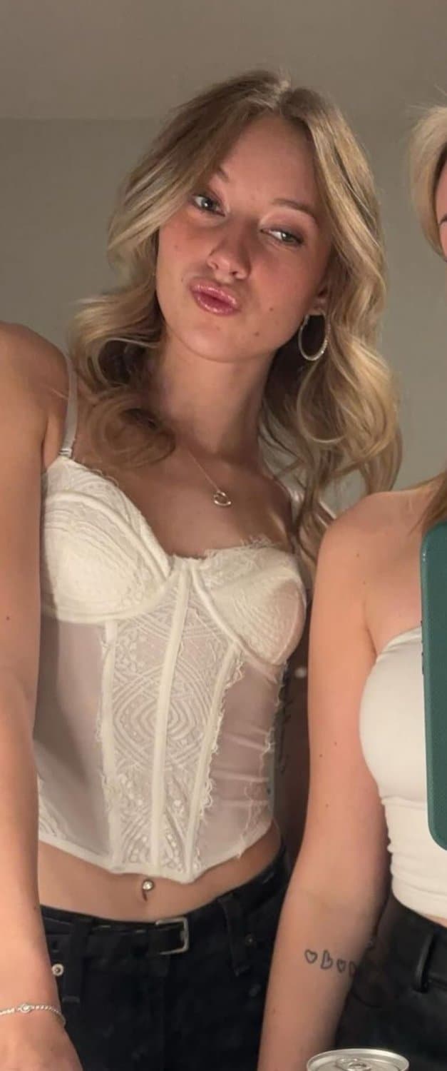 Just in case any BBCs missed pumping their cocks to my snowbunny cousin.