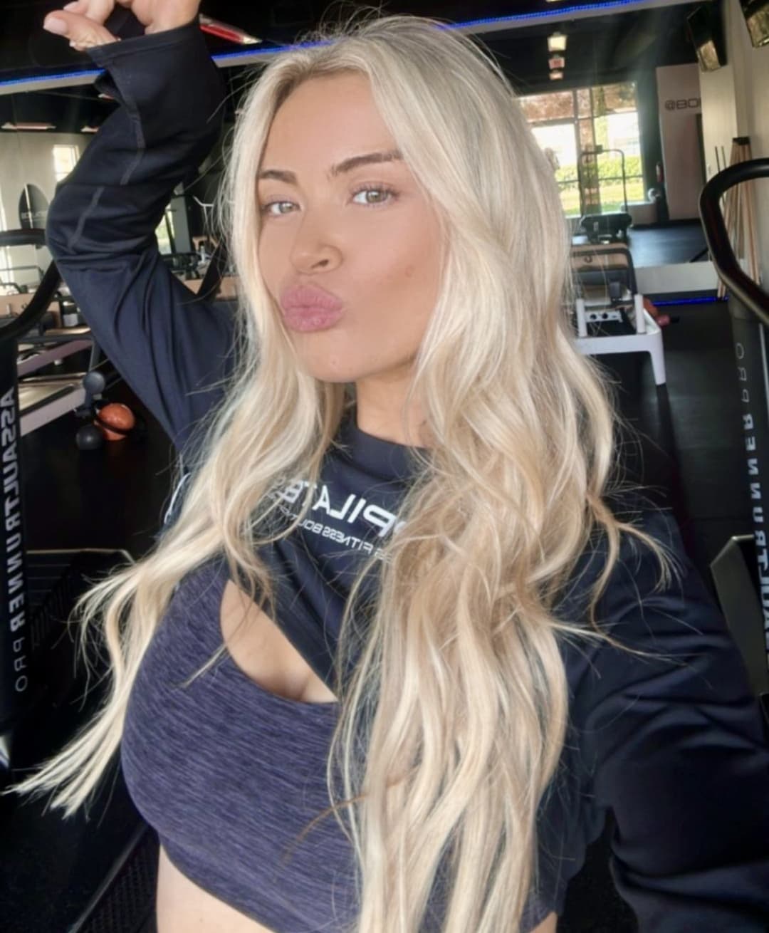 Click to view full size slimthick Pilates Baddie that was a massive hoe in college